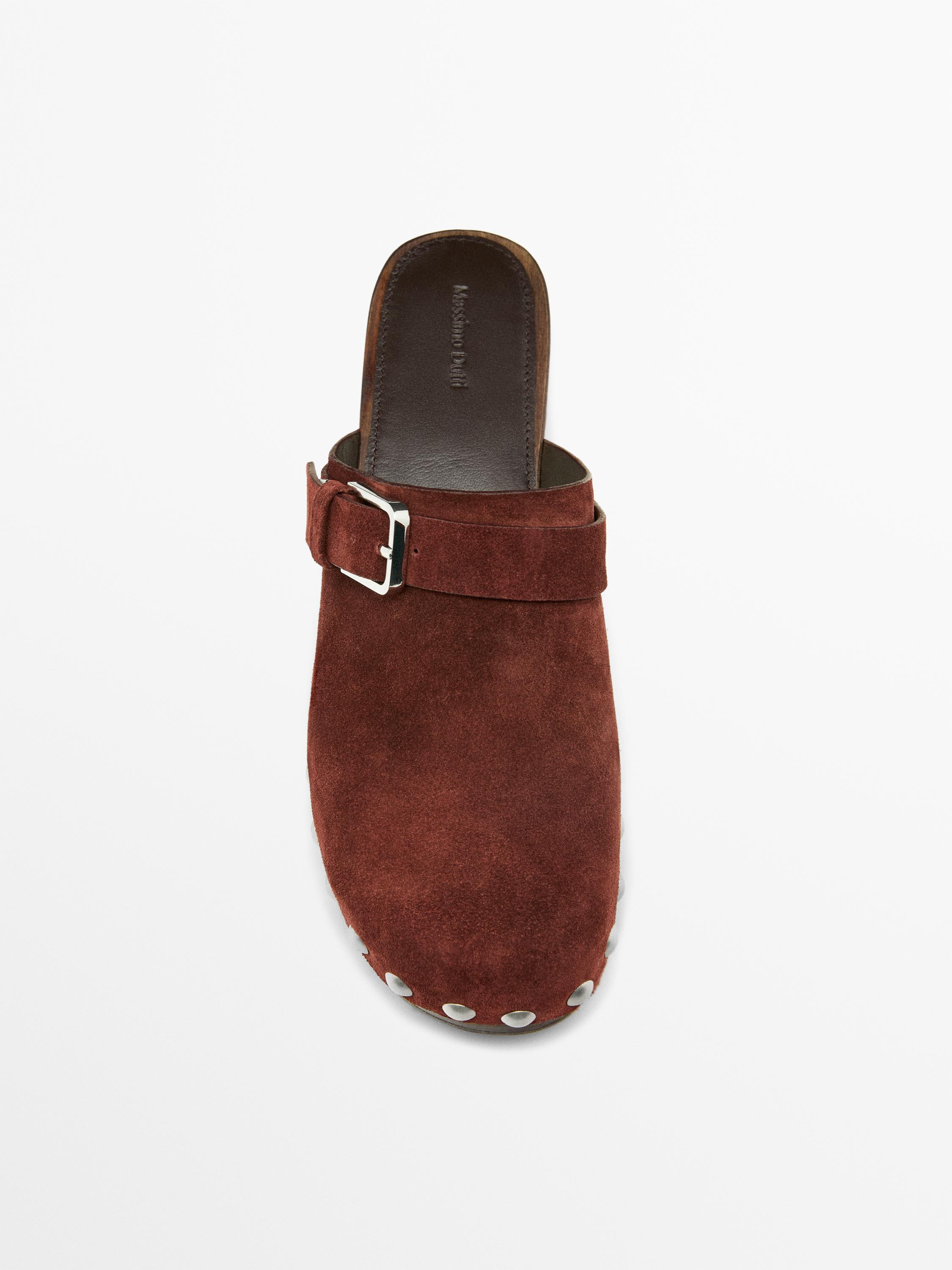 Sabot en cuir à boucle
